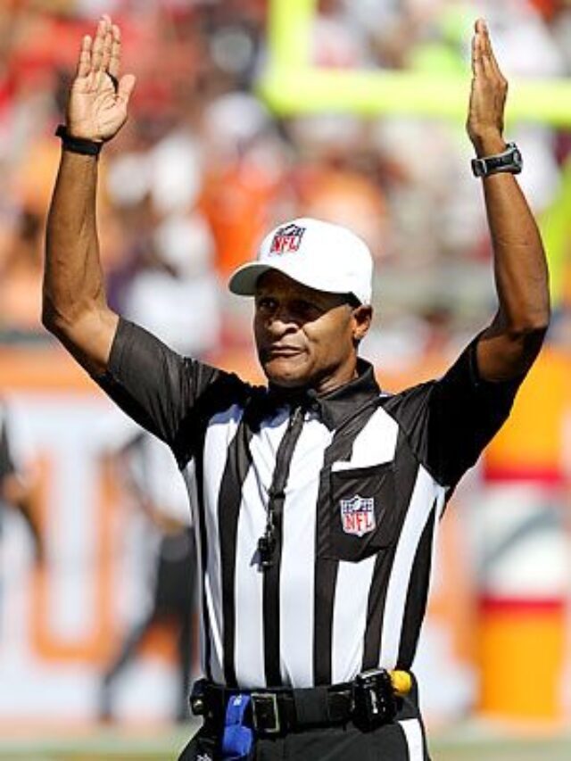 How much cash do NFL referees and cheerleaders make? | United States